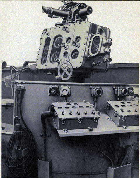 Photo of Torpedo Director Mk 27 installed on the bridge.