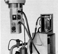 Figure 2-25. Mercury manometer fitting in air inlet
connection and evacuating fitting in air outlet
connection.