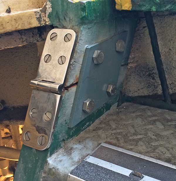 another view of hinge and flange